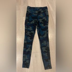 New Balance camouflage leggings